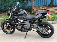 QJ Benelli 600 Sportbike - Moto de rue à quatre cylindres refroidie par eau