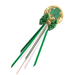 Varita de hada brillante con lentejuelas rojas y verdes para niños, diseño de trébol irlandés, para fiestas de Navidad 2026 - Product Image 3