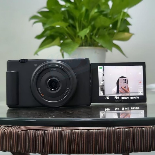 HFT Professional ZV-1F Mirrorless DSLR Digital Camera 4K Ultra HD Video Body SD Affordable Captures High Resolution Images