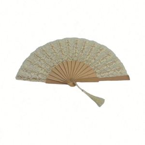 Éventail en bois écologique de 23 cm, en dentelle, peint à la main, idéal pour les activités promotionnelles romantiques de mariage et du Nouvel An - Vente en gros - Product Image 6