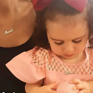 Lateefah <span class=keywords><strong>ชื่อ</strong></span>เครื่องประ<span class=keywords><strong>ด</strong></span>ับสําหรับครอบครัวสแตนเลสชุบทองจริงส่องแสงสร้อยคอ<span class=keywords><strong>เด็ก</strong></span>ที่กําหน<span class=keywords><strong>ด</strong></span>เอง - Product Image 3