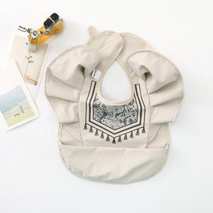 Baberos lavables para niños pequeños, con recogedor de comida, baberos impermeables con volantes para bebés, niños y niñas - Product Image 6