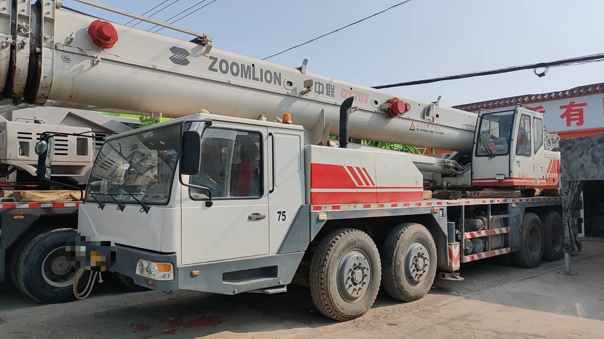 Maquinaria de ingeniería hidráulica móvil con pluma todo terreno de segunda mano de marca superior, grúa de camión de fabricación china de 100 toneladas