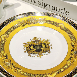 Ensemble de salle à manger de luxe nordique en or, best-seller, avec tasses et soucoupes en céramique inclinées - Product Image 5