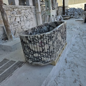 Vasca da Bagno di Lusso Freestanding in Marmo Calacatta Arabescato con Design Scanalato Personalizzato - Product Image 5