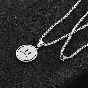 Collana Trendy in Rame con Faccina Girevole, Ciondolo Personalizzato Hip-Hop con Espressione Reversibile, Artistico, Unisex, alla <span class=keywords><strong>Moda</strong></span>, che cambia espressione - Product Image 4