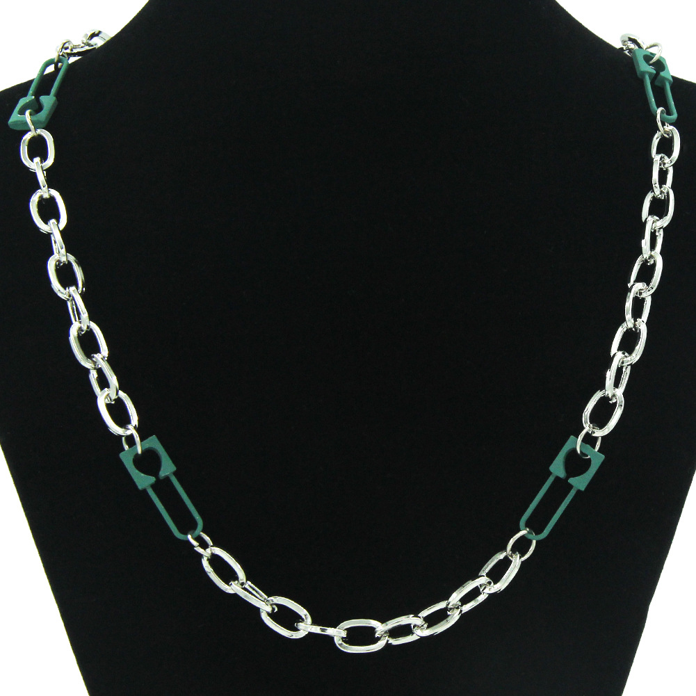 Collar con costuras de colores