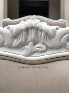 Tête de lit capitonnée en velours sculpté en bois massif blanc de style français FAVAT, cadre de lit durable et écologique - Product Image 3