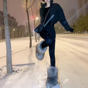 Pompones Personalizados 100% Hechos a Mano con Piel de Zorro Auténtica para Forro de Cuero Genuino, Sandalias de Invierno, Primavera y Verano - Product Image 3