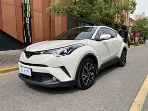 รถยนต์มือสองราคาถูก <span class=keywords><strong>Toyota</strong></span> C-HR <span class=keywords><strong>Hybrid</strong></span> <span class=keywords><strong>Toyota</strong></span> CHR เบนซิน สมรรถนะดี รถ SUV มีรถพร้อมส่ง - Product Image 2