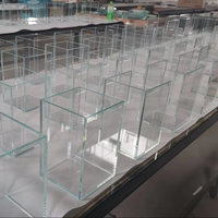 Mini aquarium rectangulaire de bureau en verre haute transparence et écologique 63L avec processus de cintrage à chaud pour l'aménagement paysager