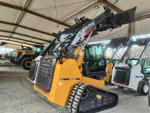 Chargeur compact sur chenilles XC7-TV12, 1,2 tonne, levage vertical, puissant moteur turbo Yanmar, hydraulique à haut débit, chargeur sur chenilles en caoutchouc prêt à l'emploi - Product Image 4