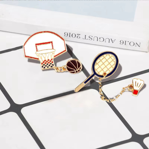 Fabricante de pines metálicos deportivos personalizados de fábrica, insignias de bádminton miniatura de metal hechas a mano, pin de solapa para trajes de <span class=keywords><strong>hombre</strong></span> y mujer - Product Image 1