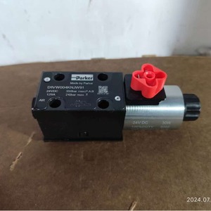 Vanne de commande directionnelle Parker D1VW004KNJW 350 bars, électromagnétique, à quatre voies, pour hydraulique - Product Image 3