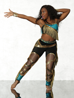 Uniformes de majorettes personnalisés pour filles, costumes de danse noirs, dorés et verts à franges, fabricant d'uniformes de majorettes