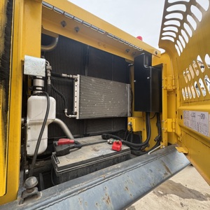 Excavatrice sur chenilles d'occasion Kobelco SK200D 20 tonnes, moteur Mitsubishi, godet de 0,8 m³, pelle de taille moyenne pour travaux de terrassement - Product Image 4