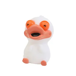 Nouveau design polyvinyle pvc serrant les yeux levés canard blanc jouet décompression drôle farce poupée table anti-stress jouet