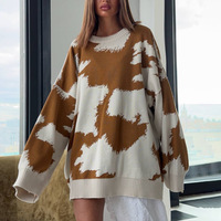 Koleksi musim gugur musim dingin 2025 pakaian rajutan panjang Korea wanita Retro Sweater pola sapi leher longgar grosir