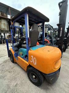 รถยกมิตซูบิชิ 3 ตัน คุณภาพสูง ผลิตในญี่ปุ่น รุ่นโคมัตสึ FD30 FD50 FD70 เสากระโดงเดี่ยว/สามตอน ความยาวงา 1000 มม. เครื่องยนต์ดีเซล - Product Image 3