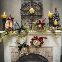 Mini couronne de Noël suspendue, ornement en velours avec nœud, clochette, cône de pin, baies, verdure artificielle, décoration d'arbre