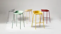 Tabouret de bar en polypropylène à dossier bas (PC-82)