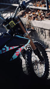 Moto électrique tout-terrain Surron Hyper Bee, capable de grimper à 40 degrés, avec système de transmission à 3 vitesses - Product Image 4