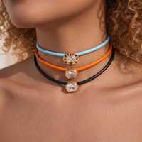 Collier court en acier inoxydable minimaliste pour femme avec grand zircon ovale et bracelet en cuir multicolore plaqué or 14 carats