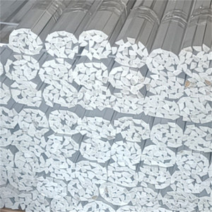 Modanature in legno di pino in stile moderno - Product Image 1