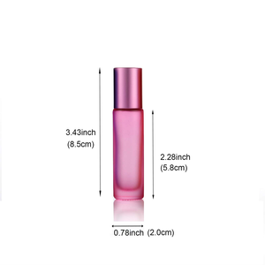Flacon en verre rond industriel avec bille roulante noire pour huile parfumée, usage cosmétique, nettoyant visage, sérum et crème de soin de la peau - Product Image 3