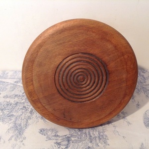 <span class=keywords><strong>Tabouret</strong></span> <span class=keywords><strong>en</strong></span> <span class=keywords><strong>bois</strong></span> rétro français avec plateau <span class=keywords><strong>rond</strong></span> et trois pieds de style traiteuse/marron pour salon - Product Image 3