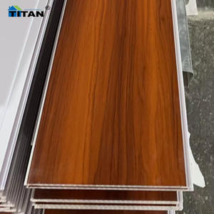 Panneau de plafond en <span class=keywords><strong>PVC</strong></span> de 8 <span class=keywords><strong>mm</strong></span>, plafond en <span class=keywords><strong>PVC</strong></span> <span class=keywords><strong>blanc</strong></span>, panneau de plafond en bois <span class=keywords><strong>PVC</strong></span>, carreaux de plafond imperméables pour la décoration - Product Image 2