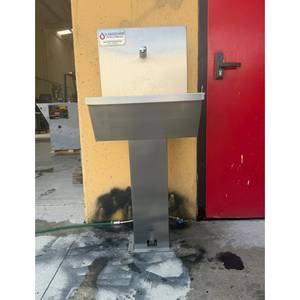 Évier industriel à pédale en acier inoxydable Kandemir pour lavage des mains, destiné aux écoles, hôpitaux et usines - Product Image 1
