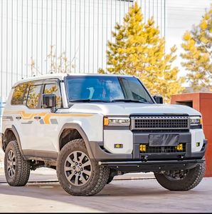LC250 Pare-chocs tout-terrain Prado avec crochet de remorquage avant élégant, pièce automobile protectrice <span class=keywords><strong>et</strong></span> pratique, procurant une forte passion d'alimentation. - Product Image 3