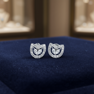 Orecchini a perno E1410 in oro bianco con cristalli taglio marquise e strass, montatura a griffe, gioielli classici da donna per feste e occasioni speciali - Product Image 2