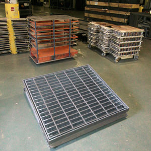 <span class=keywords><strong>Plaque</strong></span> de drainage carrée en acier inoxydable moderne, couvercle de trou d'homme invisible pour parc villa gym, grille décorative de sortie d'égout - Product Image 1