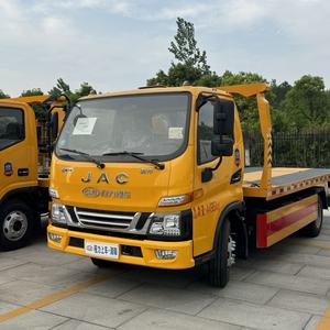 Camión de remolque plano para operaciones de remolque y demolición Escenas de accidentes - Product Image 3