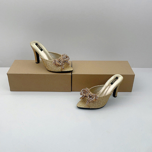 Nouvelles sandales à <span class=keywords><strong>talon</strong></span> épais et bout ouvert, style Y 37-41, avec nœud en strass, à la mode et polyvalentes, pantoufles à talons hauts - Product Image 6