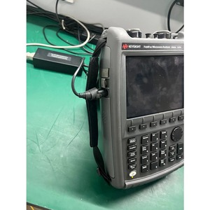 Analyseur de micro-ondes portable Keysight N9950A FieldFox, 32 GHz/ xgeqpt - Product Image 2