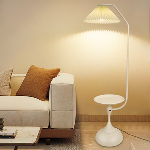 Lámpara de Pie de Diseño Plegable Estilo Nórdico Crema para Sala de Estar, Sofá, Dormitorio, Lectura, Mesa de Centro, Carga de Teléfono - Product Image 1