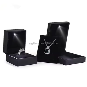 Factory Direct Supply Schmucks cha tullen Neueste Led Custom Logo Schwarze Verlobung sring Box mit LED-Licht - Product Image 2