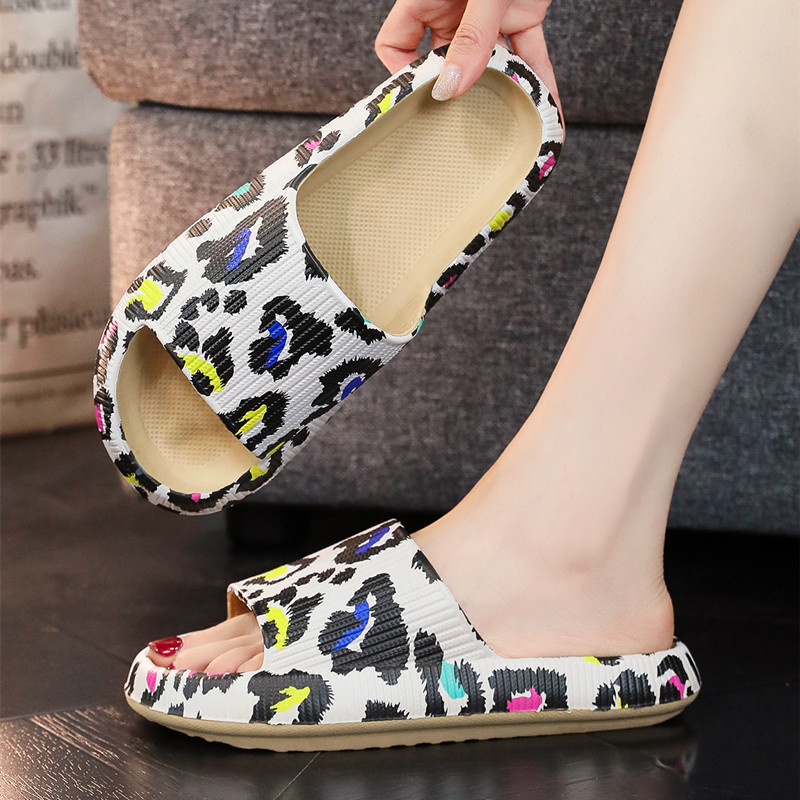 2022 Summer Non-Slip Slippers Popular EVA Girls Beach Slippers Women Flat Slides