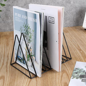Estante triangular de hierro moderno-Soporte creativo para revistas de almacenamiento de oficina Exhibición de libros y periódicos - Product Image 3