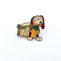 Épingles personnalisées insigne logo en métal émail conception personnalisée pour vêtements