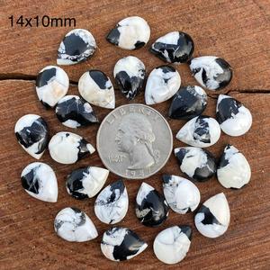 Cabochon de pierre précieuse naturelle en forme de poire, blanc et noir, 14x10 mm, calibré parfaitement pour la fabrication de bijoux, style sud-ouest. - Product Image 2