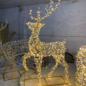 Décoration lumineuse LED personnalisée IP65 en forme de renne pour Noël, idéale pour l'affichage commercial extérieur, les parcs, les places et les projets festifs, étanche - Product Image 1