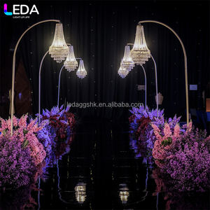 LEDA Lustre en cristal professionnel, moderne et élégant, avec structure en fer métallique en demi-cercle, prix usine - Product Image 1