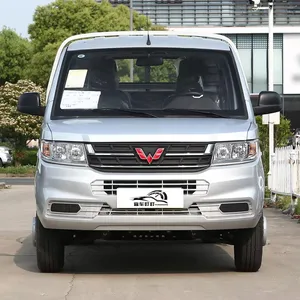 2024 yeni ticari araba Wuling Rongguang 4*4 kamyon 5 koltuk Pickup benzin araba yüksek kalite çin'de yapılan