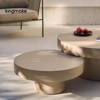 Ensemble de meubles d'extérieur élégants, différentes tailles, table de jardin, tables basses modernes en béton pour patio, hôtel, salon
