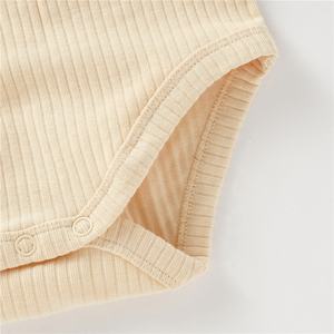 긴 소매 프릴 립 스냅 가랑이 아기 소녀 Romper 유기농, 아기 늑골이있는 Romper - Product Image 4