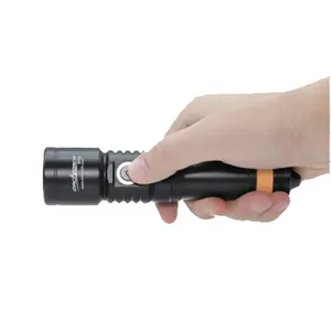 ORCATORH Scuba Dive D710 Lampe 3000 Lumens Alliage de Titane Interrupteur à bouton latéral 4 Modes d'éclairage 150m de profondeur 6 Degrés Faisceau étroit An